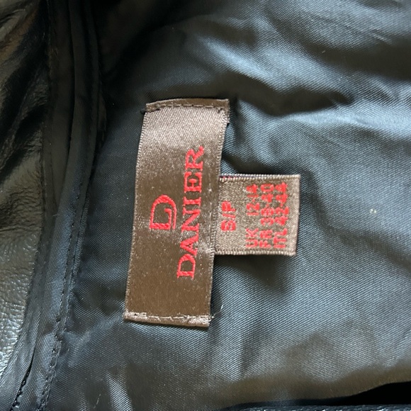 Danier leather jacket - Picture 3 of 4
